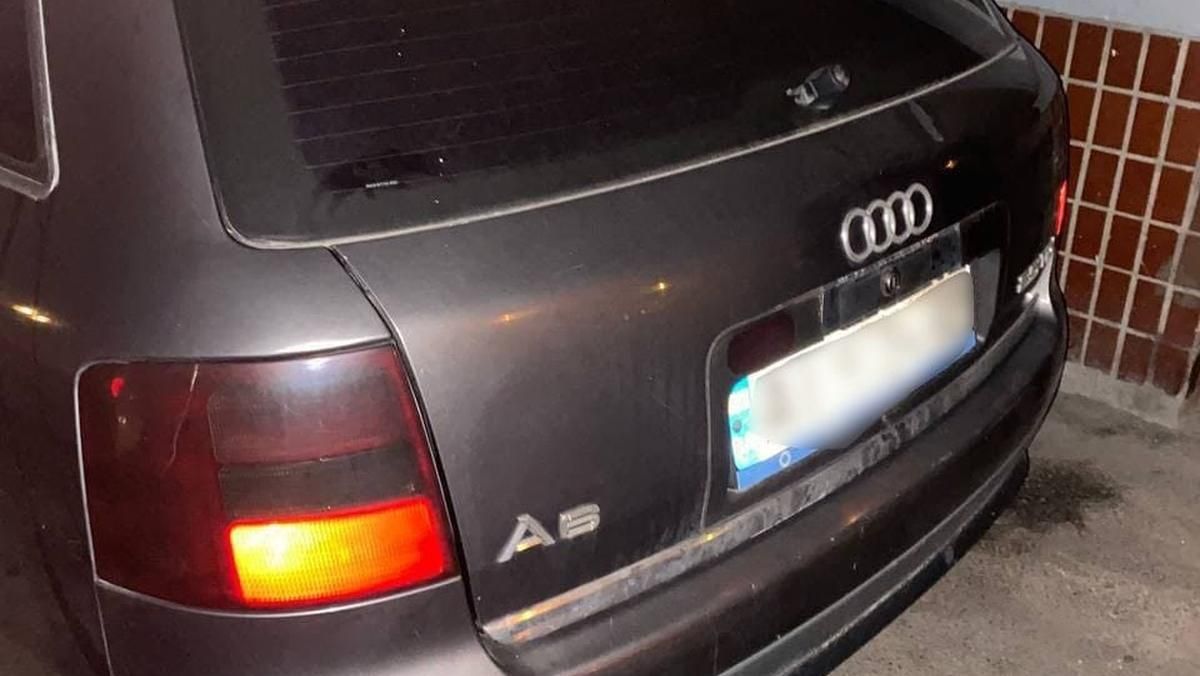 У Києві п'яний чоловік їздив на авто з підробленим техпаспортом - Київ У Києві п'яний чоловік їздив на авто з підробленим техпаспортом - Київ