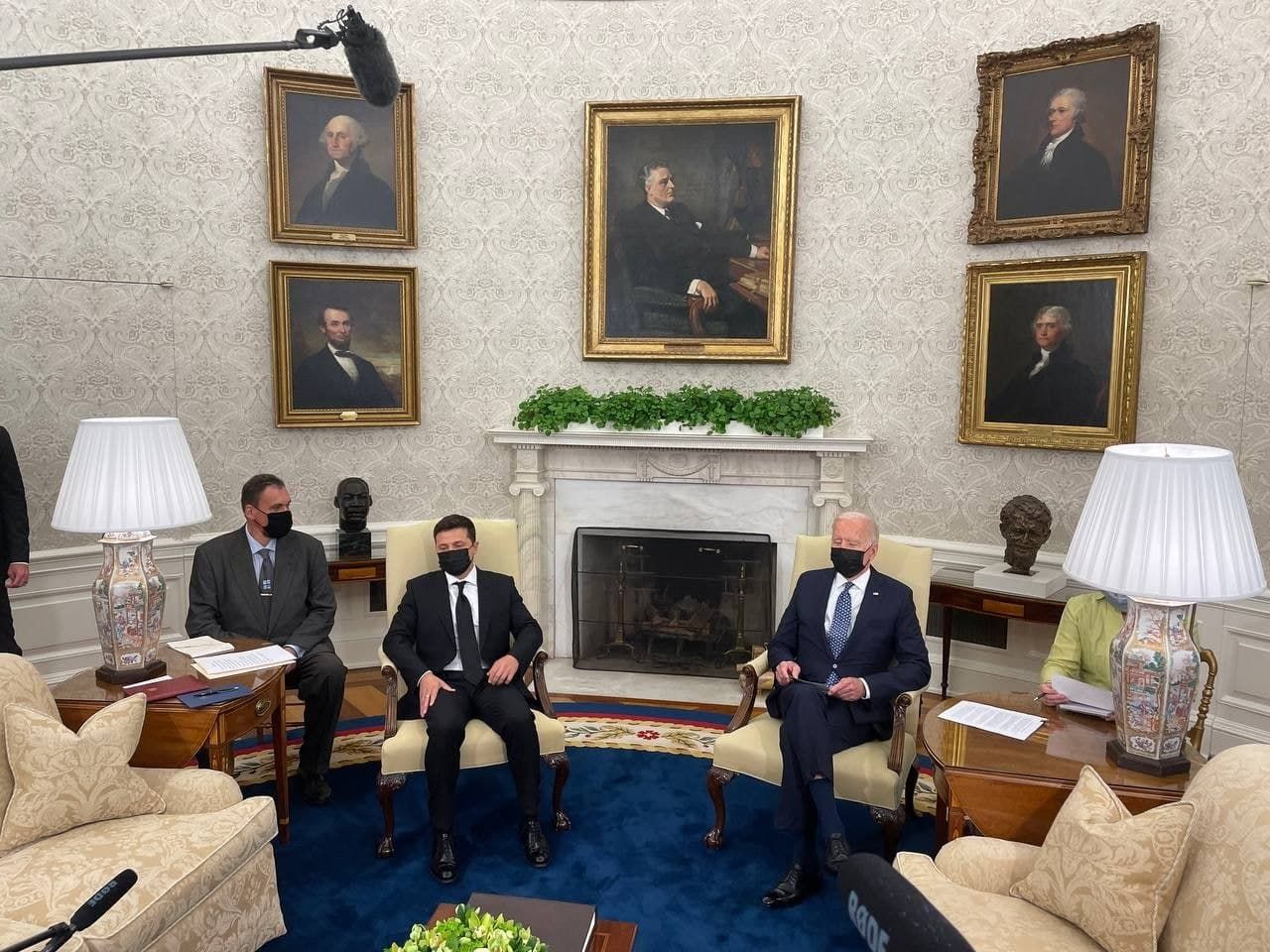 В Вашингтоне началась встреча Зеленского и Байдена: первые заявления президентов