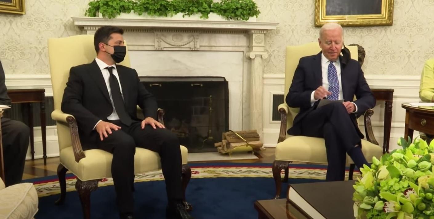 Зеленський передав Байдену список українських в'язнів, яких захопила Росія - 24 Канал Зеленський передав Байдену список українських в'язнів, яких захопила Росія - 24 Канал