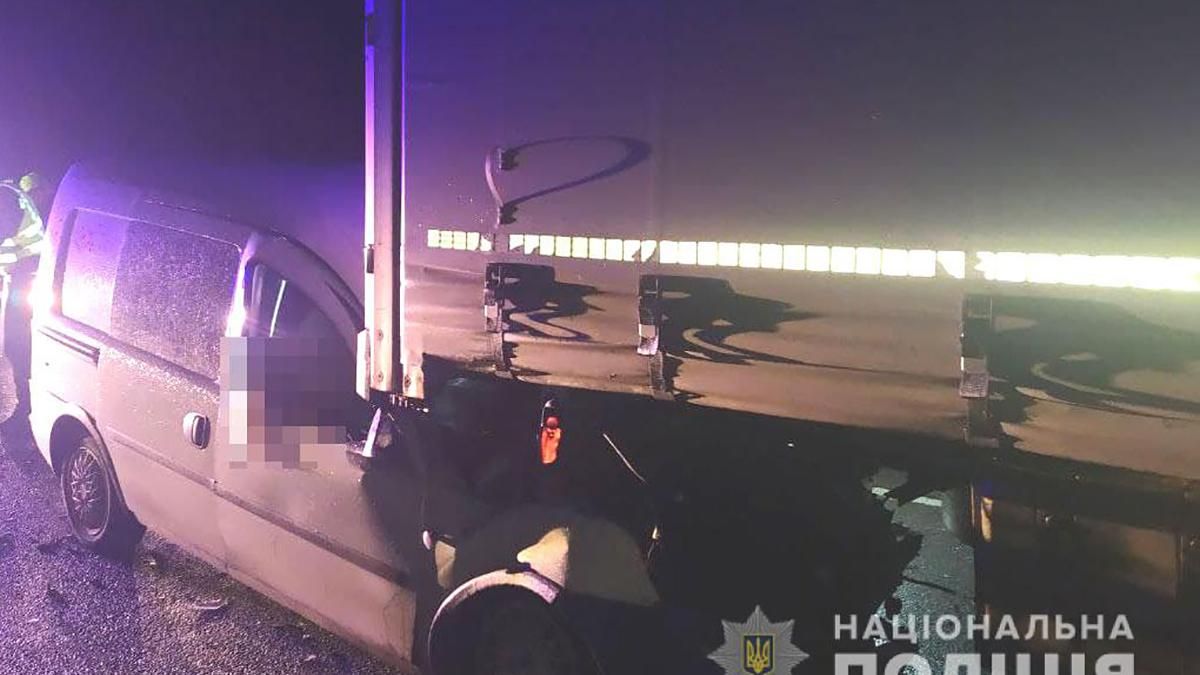 Авто поліції зіткнулось з вантажівкою: молода поліцейська загинула на місці - Кримінальні новини України - 24 Канал