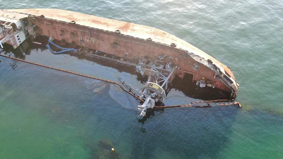 Авария танкера Delfi в Одессе: экс-капитану порта "Южный" сообщили о подозрении