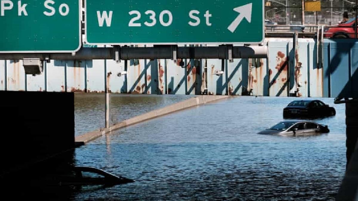 Масштабные наводнения в США унесли жизни более 40 человек - 24 Канал