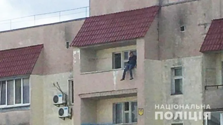 Самогубство Хотів стрибнути з балкона 9 поверху 2 вересня 2021 Київ