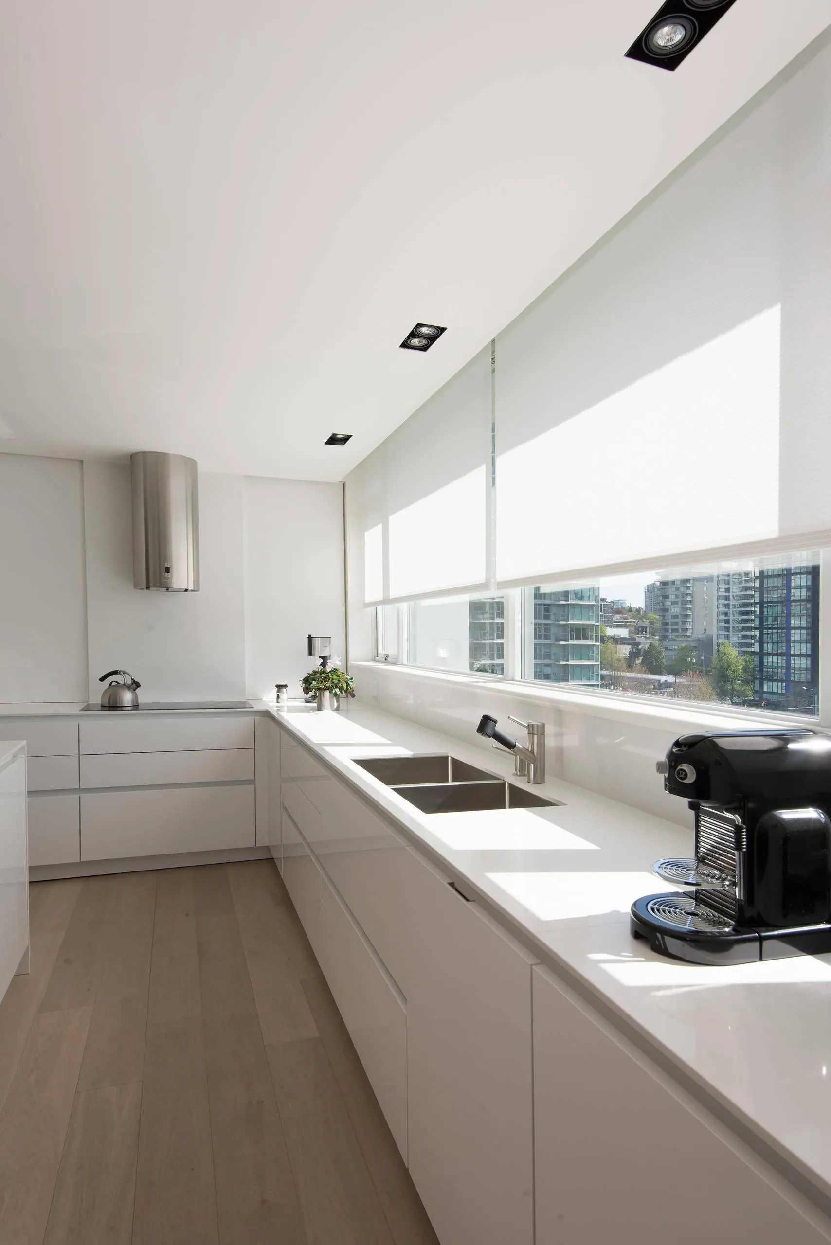 Як підібрати довговічні штори на кухню: матеріал, довжина, колір Як підібрати довговічні штори на кухню: матеріал, довжина, колір