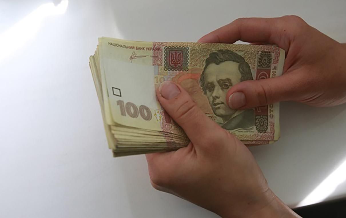На Харьковщине женщина собрала деньги на ремонт садика и потратила их на алкоголь и еду