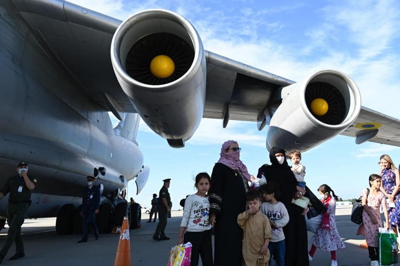 Проходили через 3 кольца охраны, – посол о договоренностях с талибами по эвакуации украинцев Проходили через 3 кольца охраны, – посол о договоренностях с талибами по эвакуации украинцев