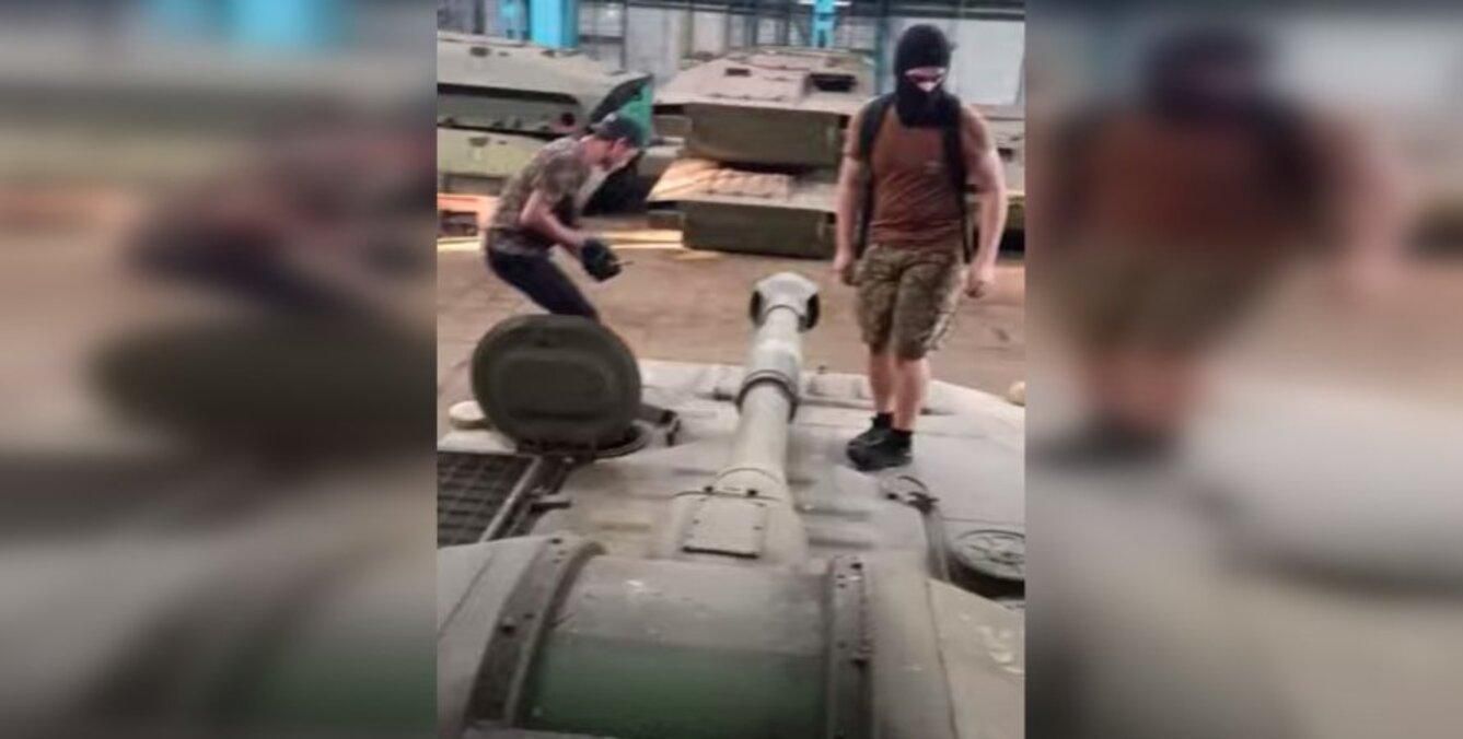 СБУ проверяет, как тиктокеры попали на ХТЗ и станцевали на артустановке СБУ проверяет, как тиктокеры попали на ХТЗ и станцевали на артустановке