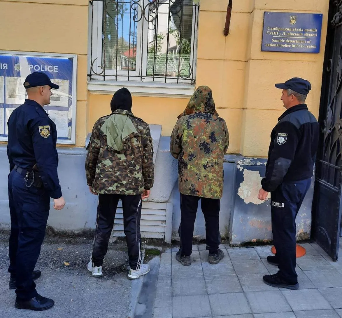Заштовхали в багажник: на Львівщині чоловікам, які викрали людину, обрали запобіжний захід Заштовхали в багажник: на Львівщині чоловікам, які викрали людину, обрали запобіжний захід