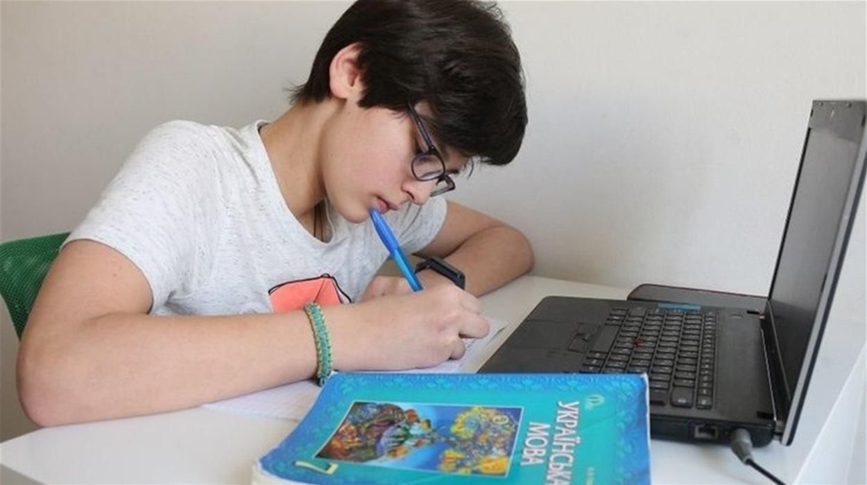 У МОЗ розповіли, за яких умов учні та студенти перейдуть на дистанційне навчання - Освіта У МОЗ розповіли, за яких умов учні та студенти перейдуть на дистанційне навчання - Освіта