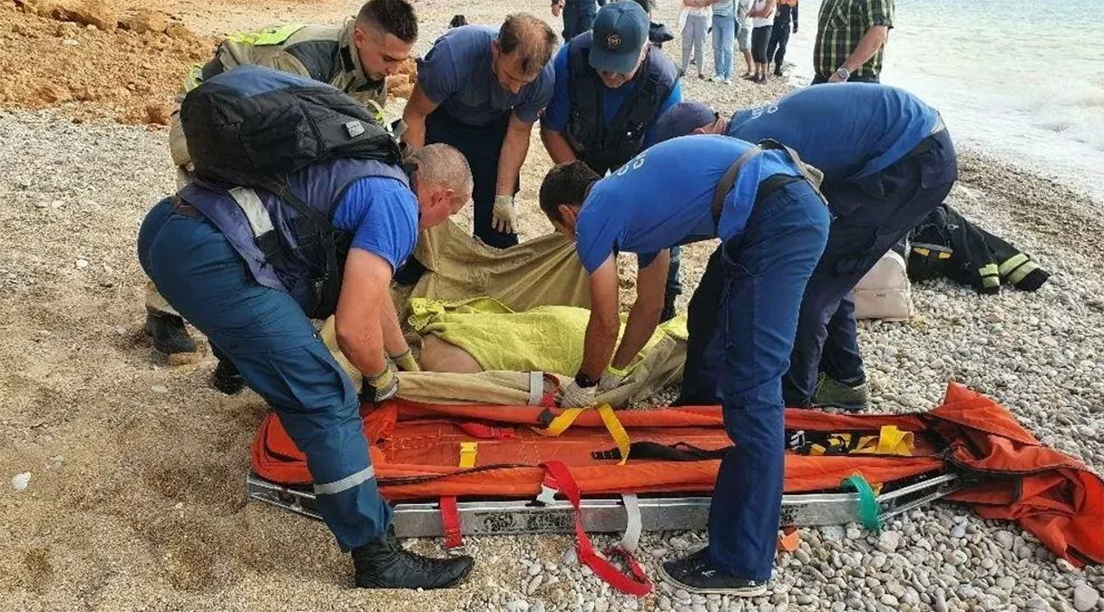 В Крыму произошел обвал грунта на пляже: пострадавшие в тяжелом состоянии В Крыму произошел обвал грунта на пляже: пострадавшие в тяжелом состоянии