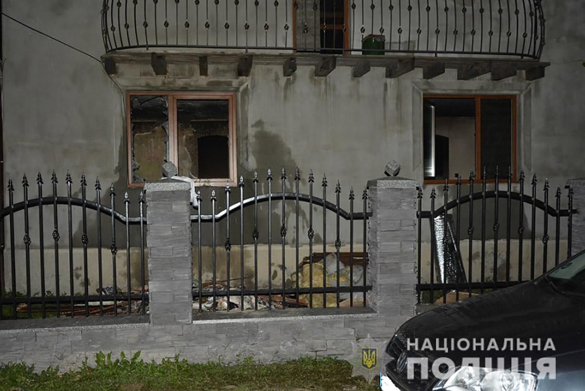 Вигнав колишню дружину з будинку, а потім підпалив його: на Закарпатті затримали чоловіка - Кримінальні новини України - 24 Канал Вигнав колишню дружину з будинку, а потім підпалив його: на Закарпатті затримали чоловіка - Кримінальні новини України - 24 Канал