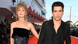 Главные герои "Бумажного дома" появились на Венецианском кинофестивале: фото образов