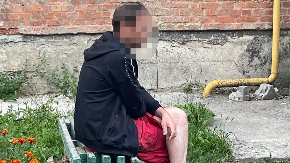 На Киевщине мужчина приставал к школьницам и ударил 13-летнюю