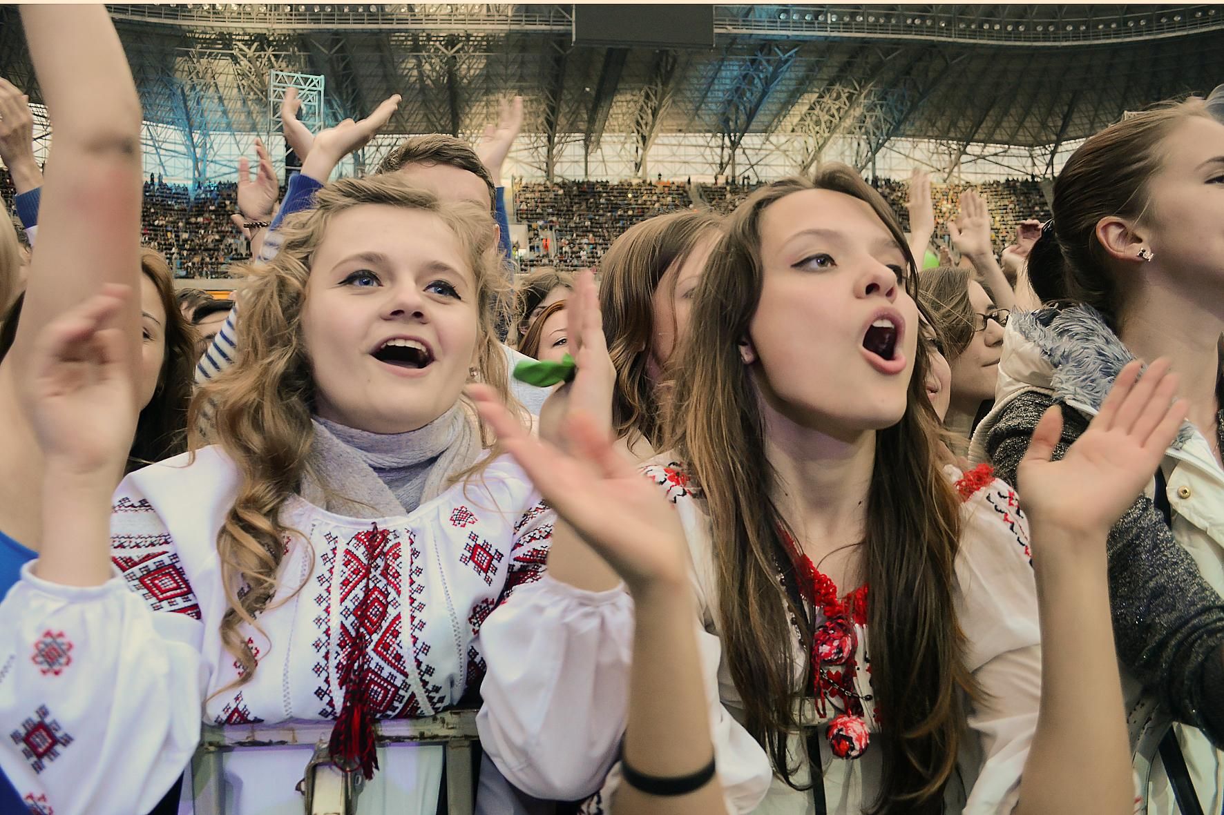 Впервые за время независимости больше половины украинцев в быту говорят только на украинском