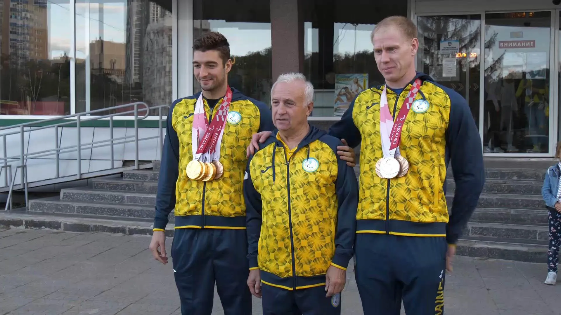 максим крипак максим веракса тренер василь кеке паралімпіада-2020 плавання максим крипак максим веракса тренер василь кеке паралімпіада-2020 плавання