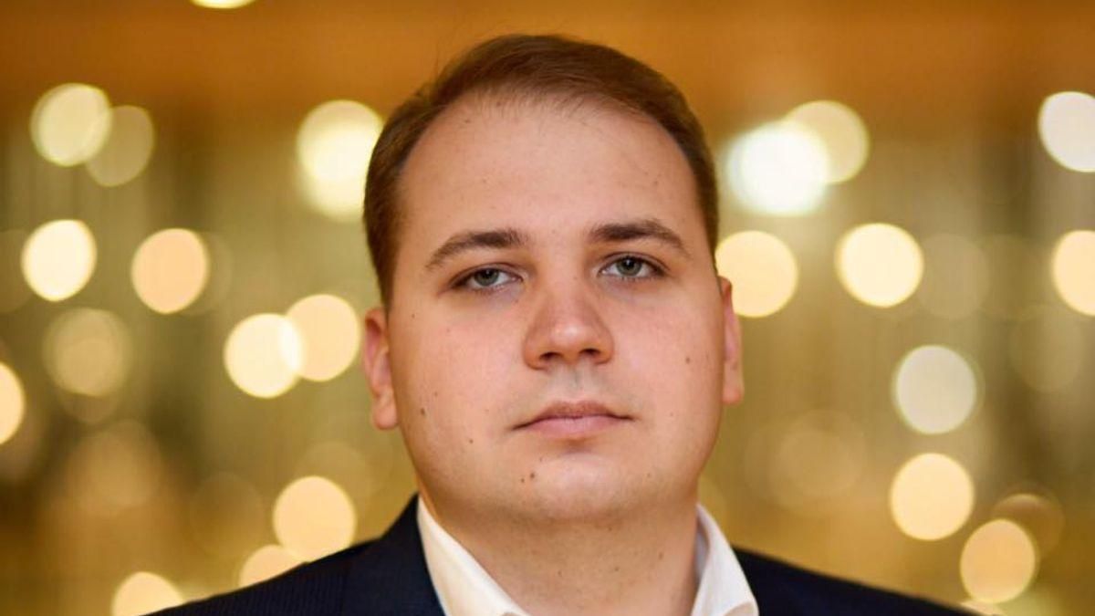 Вместо Монастырского: в Раде принес присягу новый "слуга" Антон Швачко Вместо Монастырского: в Раде принес присягу новый "слуга" Антон Швачко