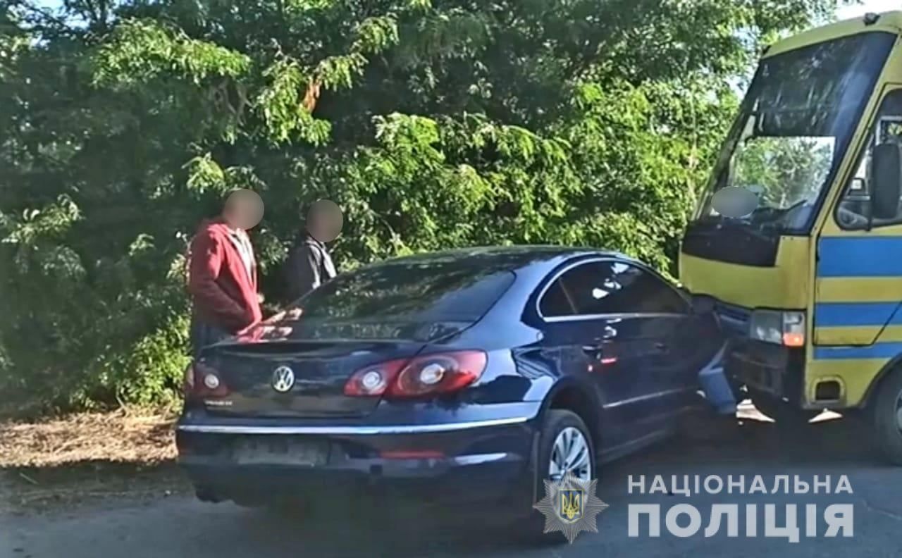 Столкнулся с пассажирским автобусом: на Николаевщине мэр Вознесенска попал в ДТП