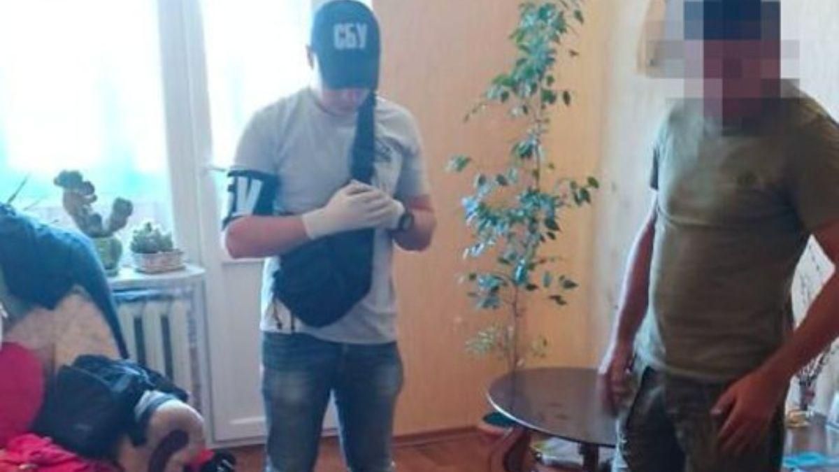 СБУ разоблачила черного археолога, который продавал оружие времен Второй мировой СБУ разоблачила черного археолога, который продавал оружие времен Второй мировой