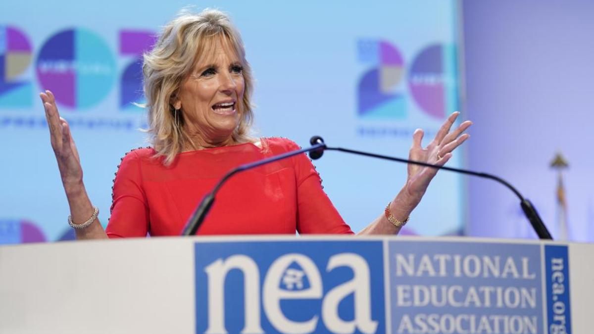 Первая леди США Джилл Байден покинула Белый дом ради учительства Первая леди США Джилл Байден покинула Белый дом ради учительства