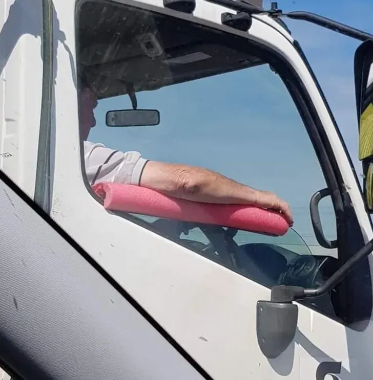 Чому досі ніхто не здогадався? Чому досі ніхто не здогадався?