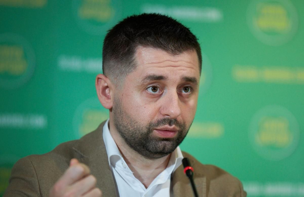 Не хотят становиться министрами, – Арахамия признался, что в "Слуге народа" кадровый голод Не хотят становиться министрами, – Арахамия признался, что в "Слуге народа" кадровый голод