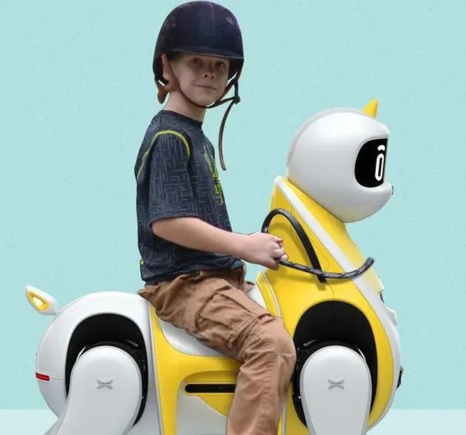 У стилі єдинорога: у Китаї представили коня-робота, на якому можна їздити