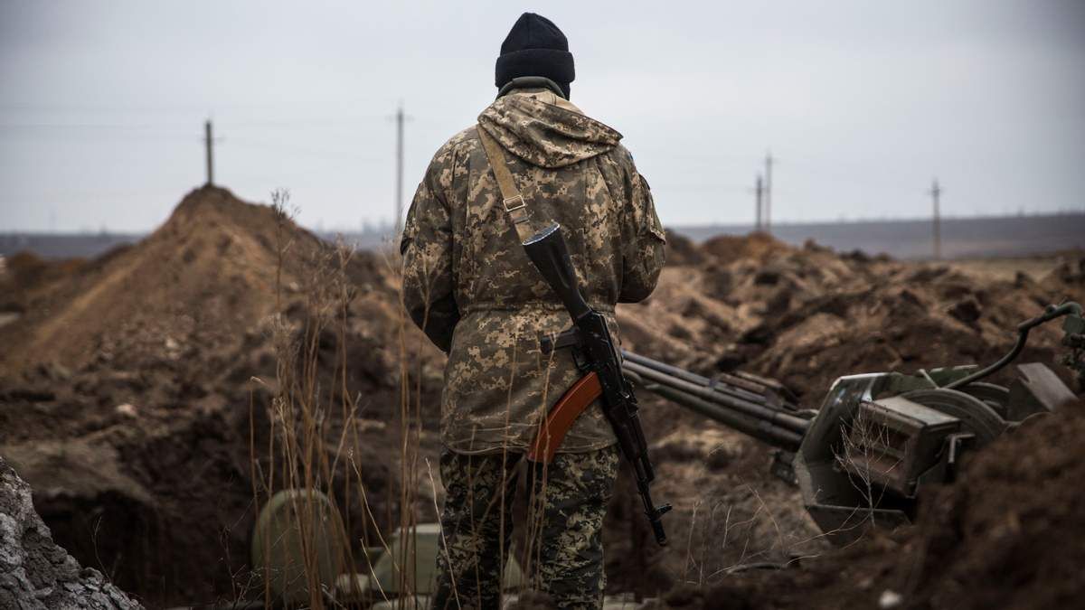 Російські найманці на Донбасі поранили українського захисника - Україна новини - 24 Канал