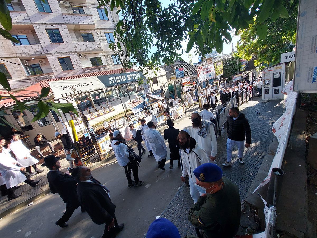 Не сприймають навіть на батьківщині в Ізраїлі: чому ненависть до хасидів є варварством - Україна новини - 24 Канал Не сприймають навіть на батьківщині в Ізраїлі: чому ненависть до хасидів є варварством - Україна новини - 24 Канал