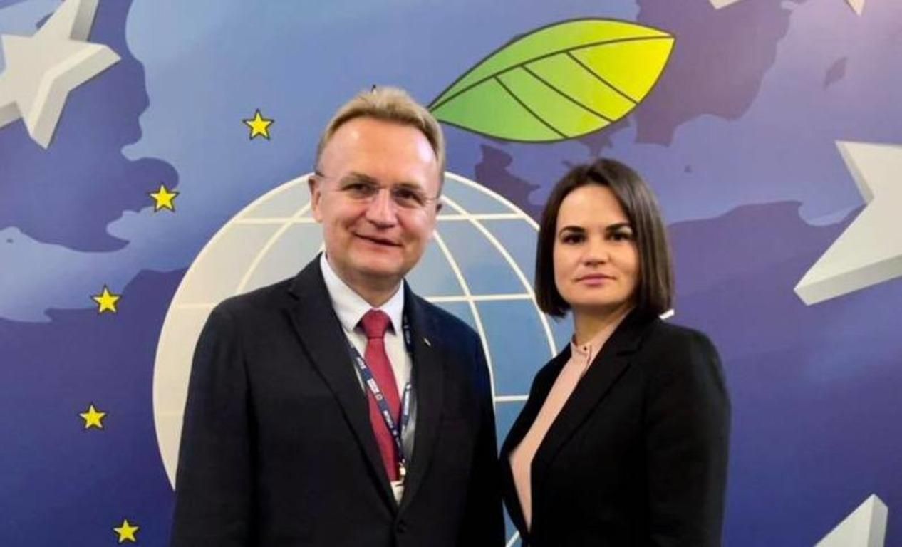 Садовий зустрівся з Тихановською у Польщі: Львів підтримає білоруських журналістів - новини Білорусь - Львів Садовий зустрівся з Тихановською у Польщі: Львів підтримає білоруських журналістів - новини Білорусь - Львів