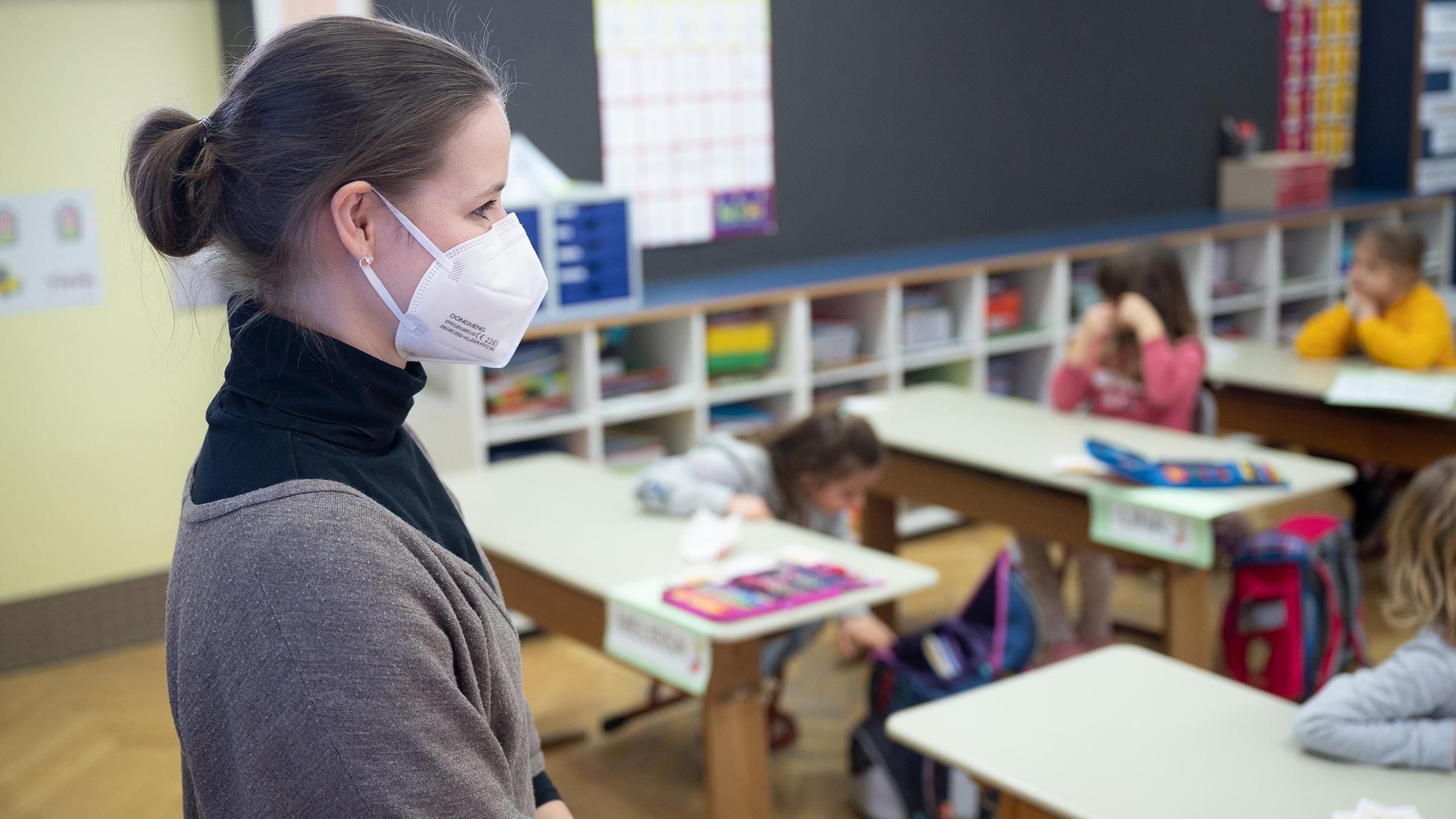 Школы не должны знать фамилий вакцинированных учителей, – образовательный омбудсмен Школы не должны знать фамилий вакцинированных учителей, – образовательный омбудсмен