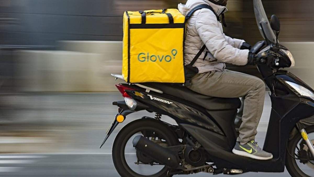 Из-за замечания о парковке: во Львове курьер Glovo избил мужчину Из-за замечания о парковке: во Львове курьер Glovo избил мужчину