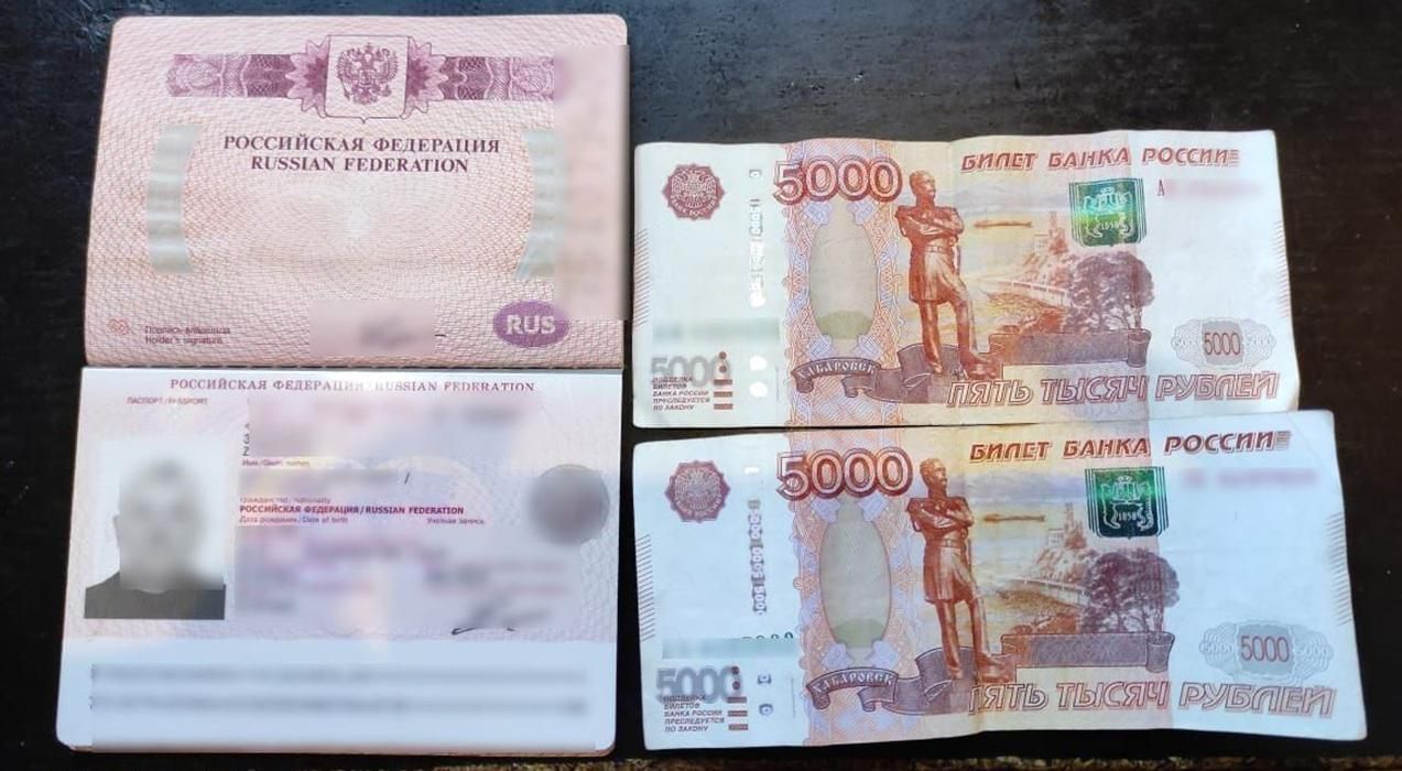 Россиянин пытался подкупить украинских пограничников "2 билетами банка России"