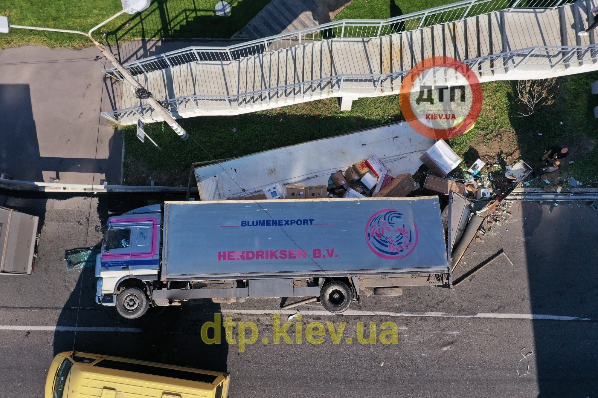 Пробит череп, сломан позвоночник: новые подробности ДТП с майором полиции на Киевщине Пробит череп, сломан позвоночник: новые подробности ДТП с майором полиции на Киевщине