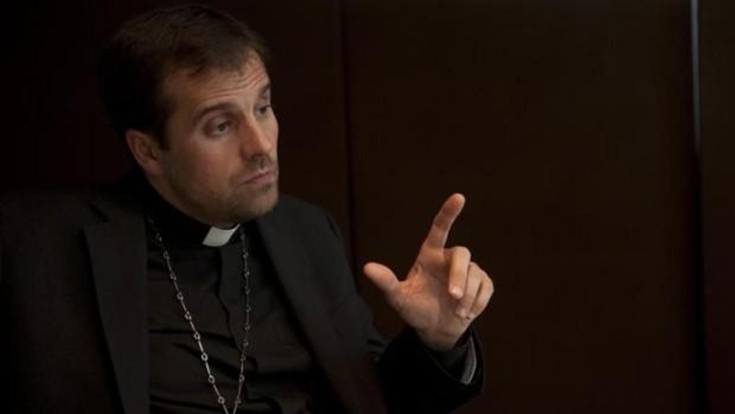 "Підступи диявола": іспанський єпископ відмовився від сану заради авторки еротичних романів - 24 Канал