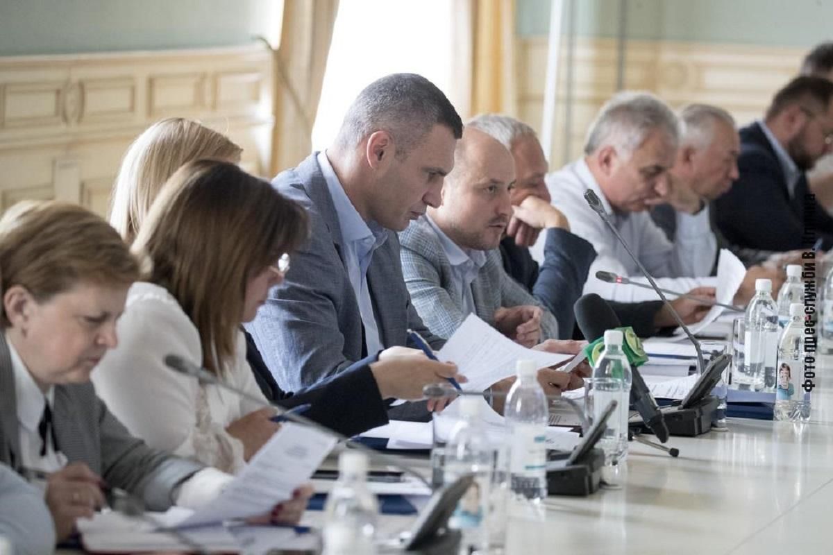 Тарифи вдарять абсолютно по всіх, – мери міст пропонують владі заходи зі стримування вартості - Україна новини - 24 Канал Тарифи вдарять абсолютно по всіх, – мери міст пропонують владі заходи зі стримування вартості - Україна новини - 24 Канал