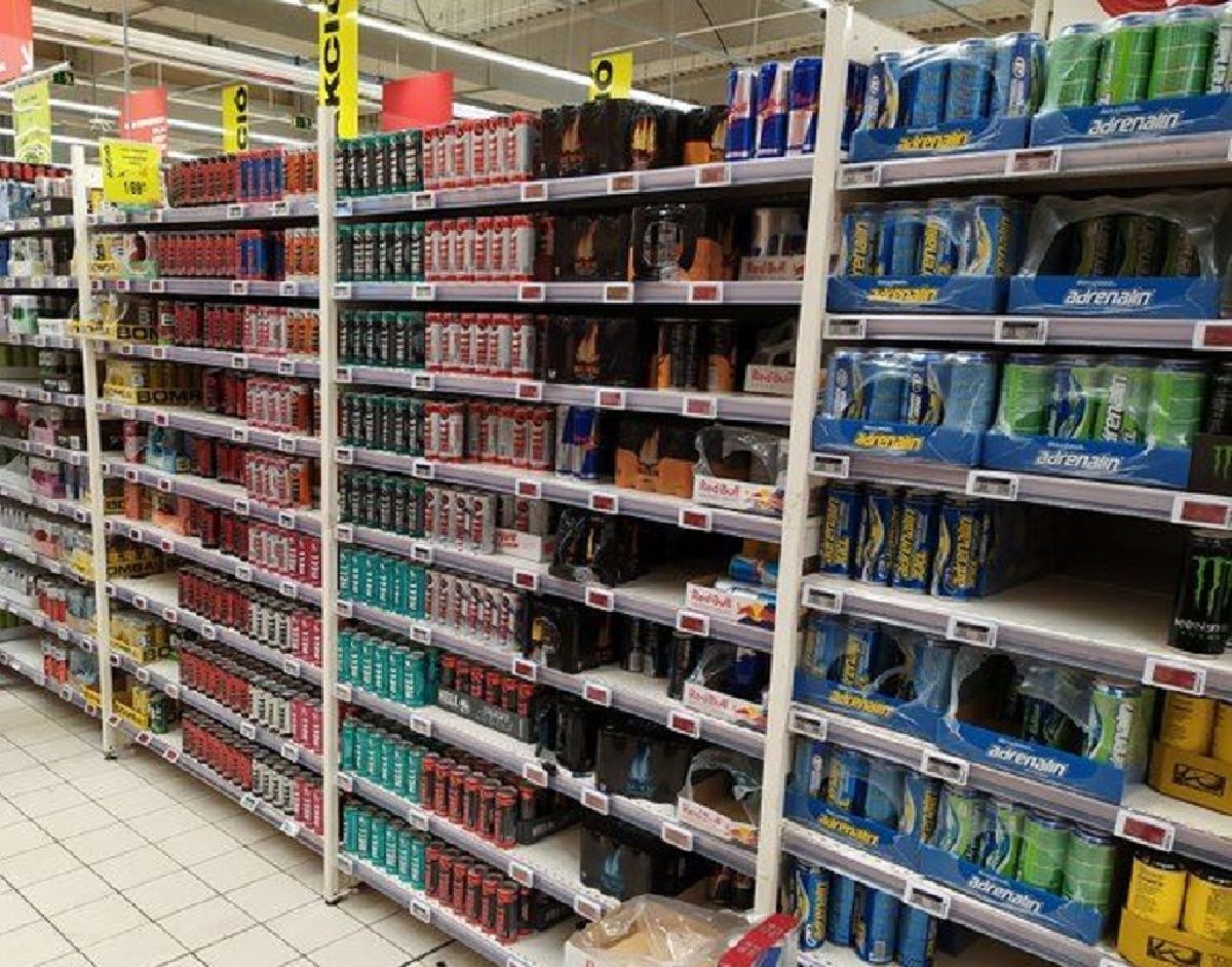 В українські супермаркети завезли небезпечний енергетик, – Держпродспоживслужба - Україна новини - 24 Канал