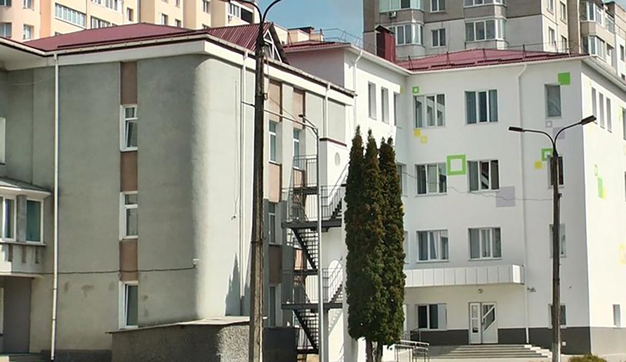 Учнів початкової школи у Хмельницькому госпіталізували з отруєнням: що сталося - Україна новини - Освіта Учнів початкової школи у Хмельницькому госпіталізували з отруєнням: що сталося - Україна новини - Освіта