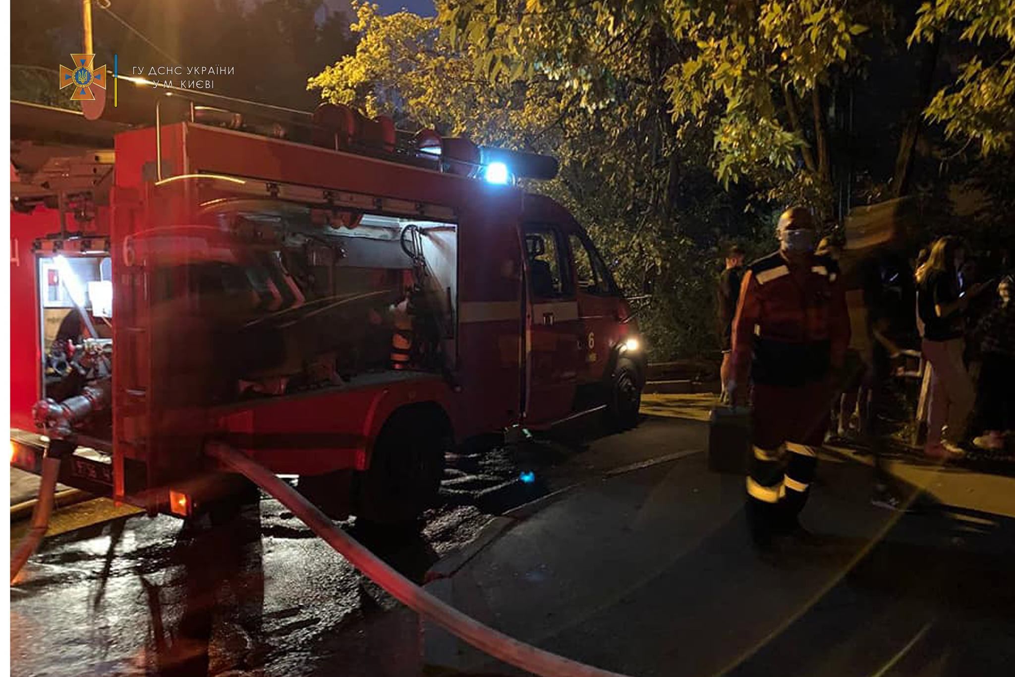 У Києві горів гуртожиток КНЕУ: фото з місця - Новини Києва - Київ У Києві горів гуртожиток КНЕУ: фото з місця - Новини Києва - Київ