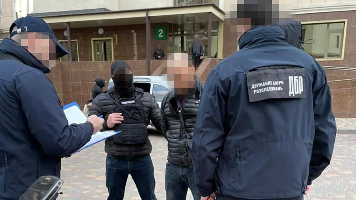Полицейский годами "крышевал" порнобизнес в Одесской области: задержали на горячем