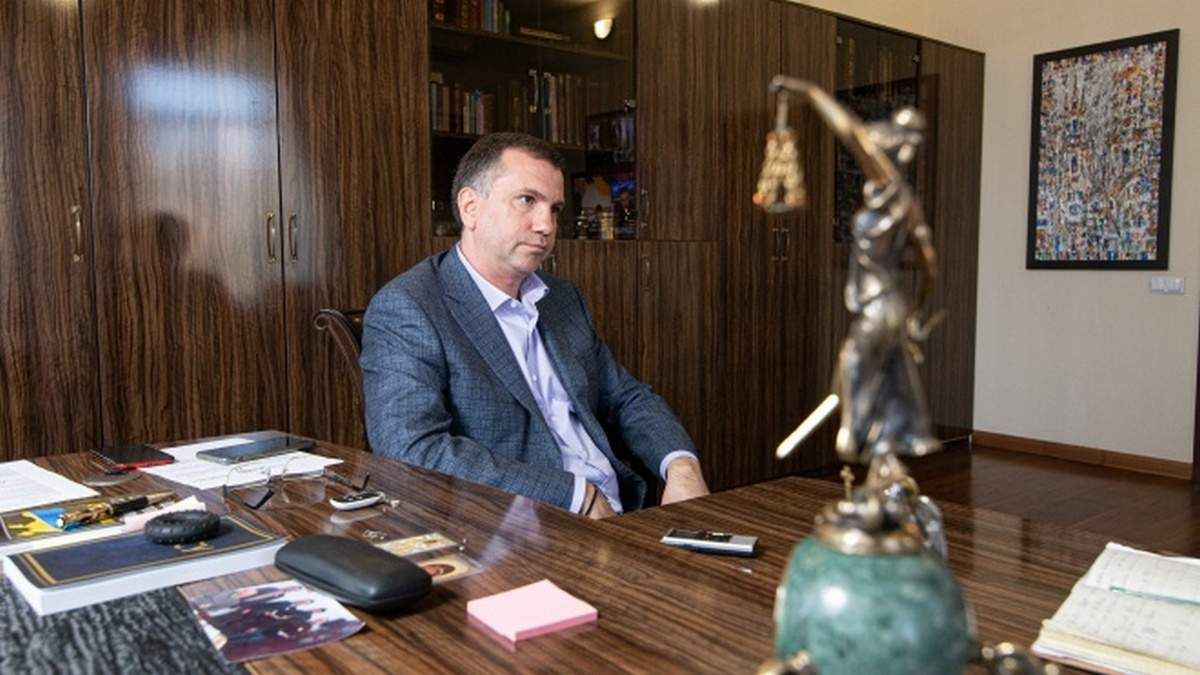 З кабінету Вовка могли телефоном координувати вплив на суддів КСУ, – журналіст - Україна новини - 24 Канал