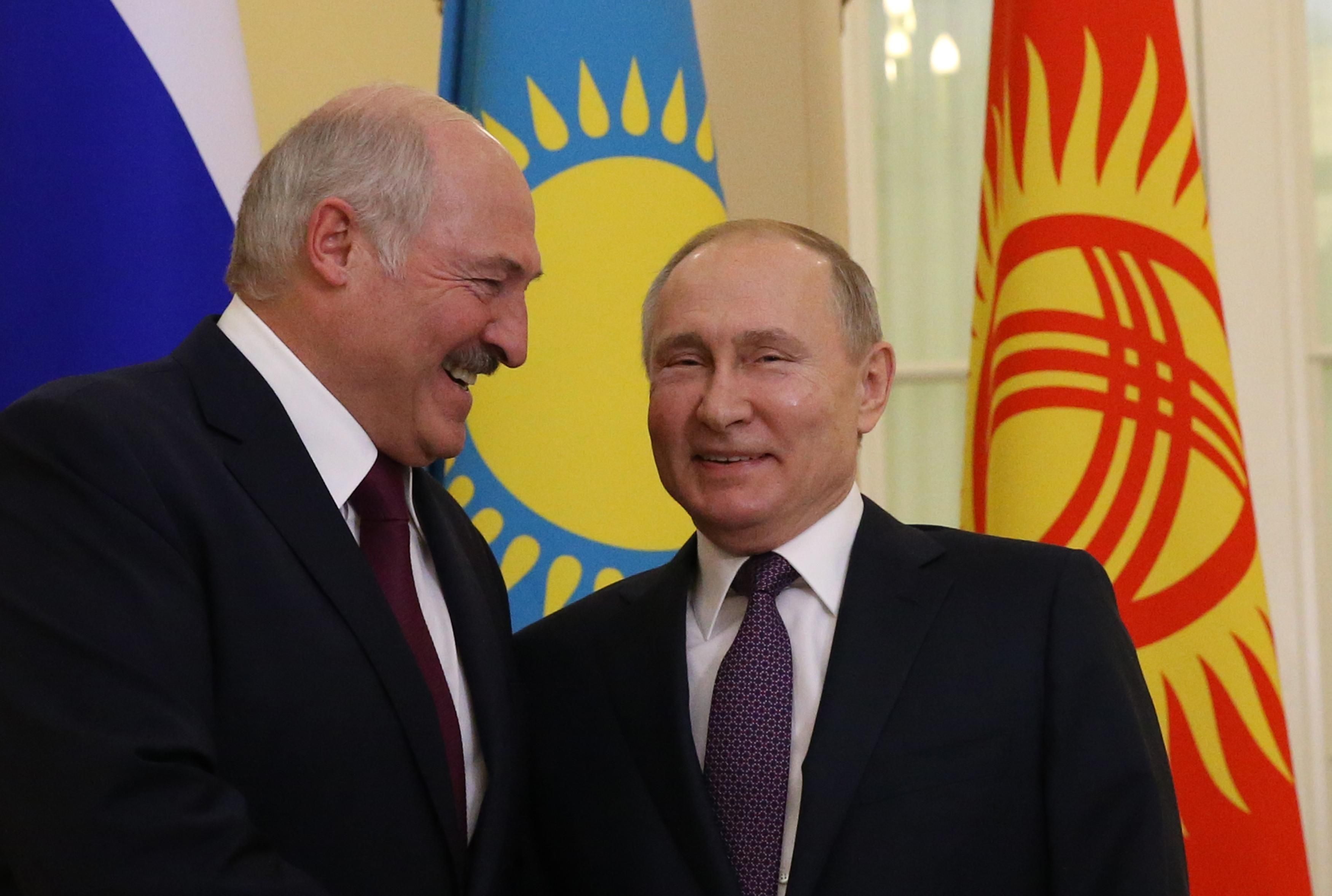 Лукашенка загнали в кут, – Огризко про санкції Заходу й інтеграцію з Росією - новини Білорусь - 24 Канал