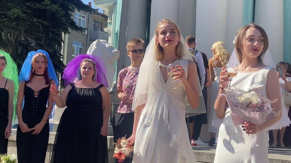 ЛГБТ, брак, Харьков, поженились 2 девушки в Харькове ЛГБТ, брак, Харьков, поженились 2 девушки в Харькове