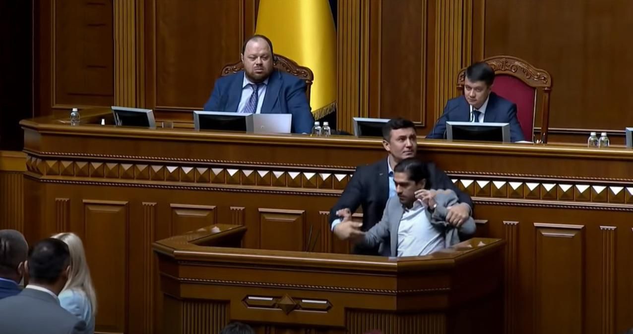 У Тищенко с Леросом давняя вражда – "слуга" Жмеренецкий о стычке в Раде У Тищенко с Леросом давняя вражда – "слуга" Жмеренецкий о стычке в Раде