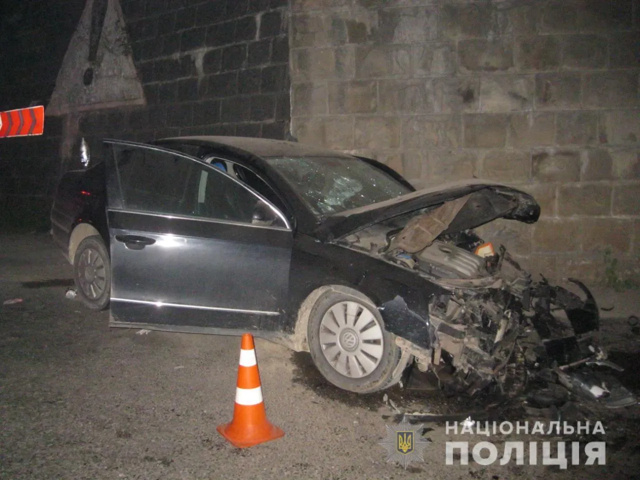 Авто влетіло в стіну тунелю: в нищівній ДТП на Львівщині постраждав ізраїльтянин
