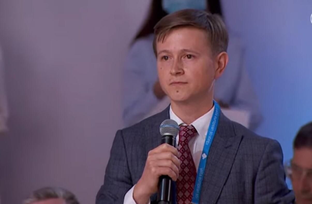 Зарплата 30 тисяч гривень: Зеленський на форумі YES взяв на роботу випускника Кембриджа - 24 Канал Зарплата 30 тисяч гривень: Зеленський на форумі YES взяв на роботу випускника Кембриджа - 24 Канал