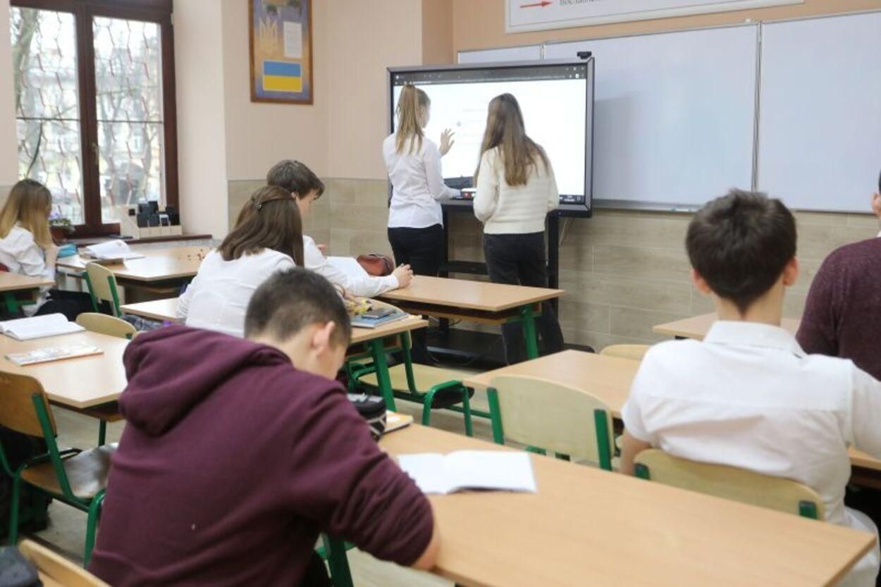 Эпидситуация ухудшается: перейдут ли львовские школы на дистанционное обучение