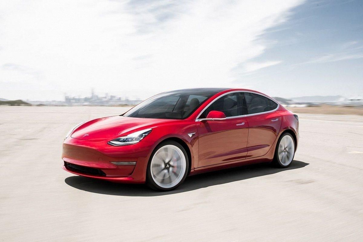 Автопилот Tesla проехался центром Киева – официально он доступен только в США