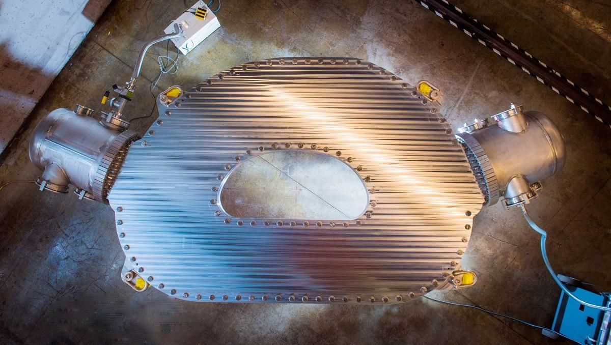 В США создали сильнейший магнит в мире специально для термоядерного реактора В США создали сильнейший магнит в мире специально для термоядерного реактора