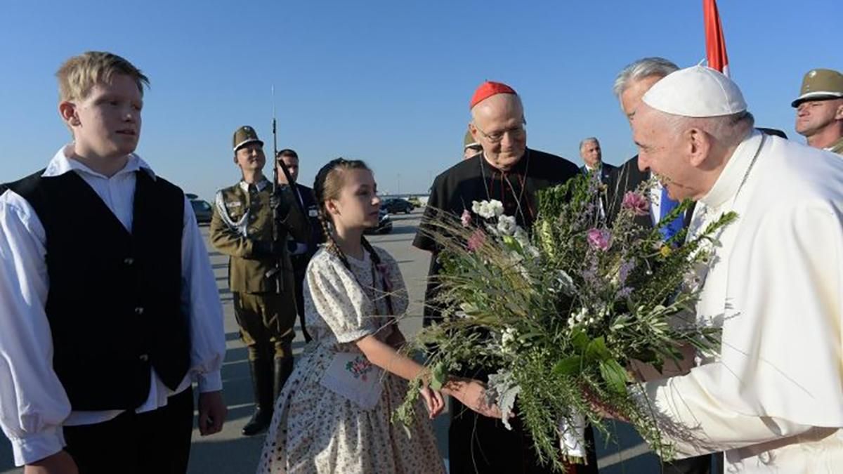 Папа Римский прибыл в Венгрию с необычно коротким визитом