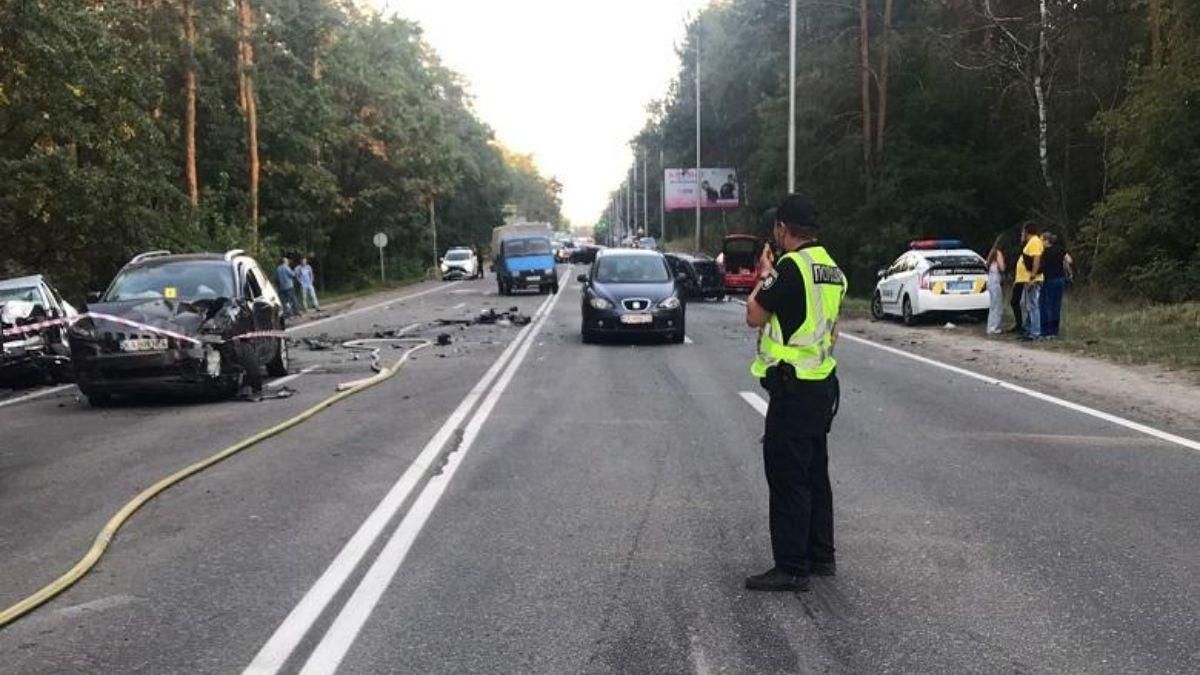 Серйозна ДТП у Києві: зіткнулися 8 авто, 5 людей постраждали - Київ Серйозна ДТП у Києві: зіткнулися 8 авто, 5 людей постраждали - Київ